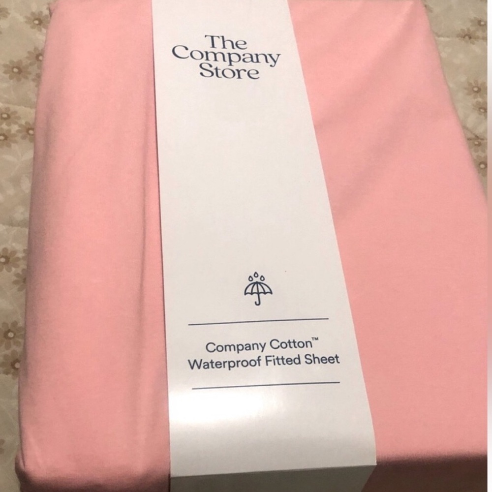🟦SALE 5️⃣0️⃣% off🟦 
Waterproof twin sheet The Company Store NWT